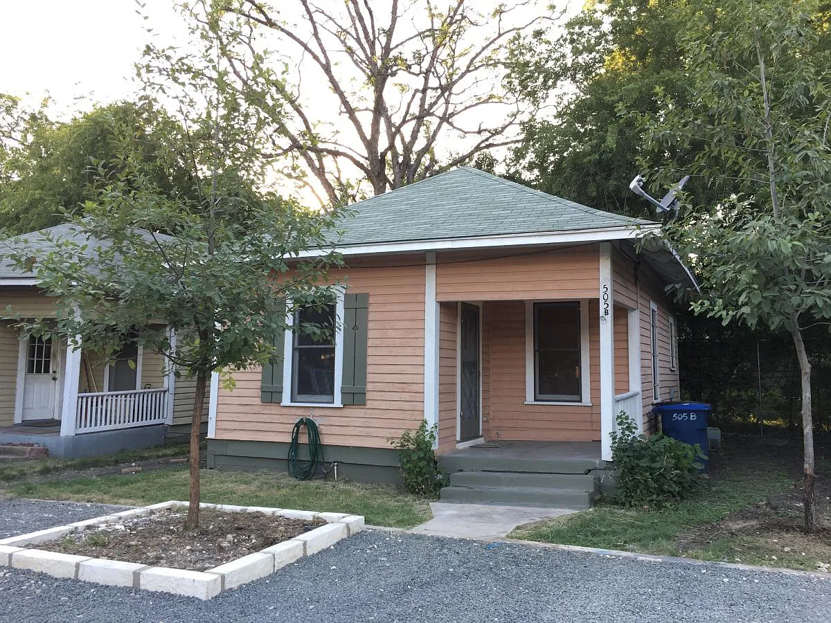 505 Wilmington Ave — Photo 1