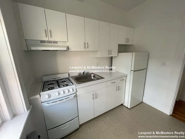 120 Warren St #8 — Photo 5