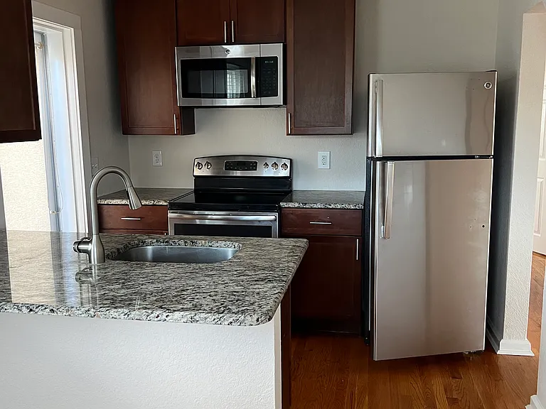 2321 3rd Ave N #1 — Photo 5