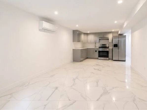 (undisclosed Address), Ridgewood, NY 11385