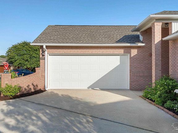 5th image of 4029 Longwood Cir