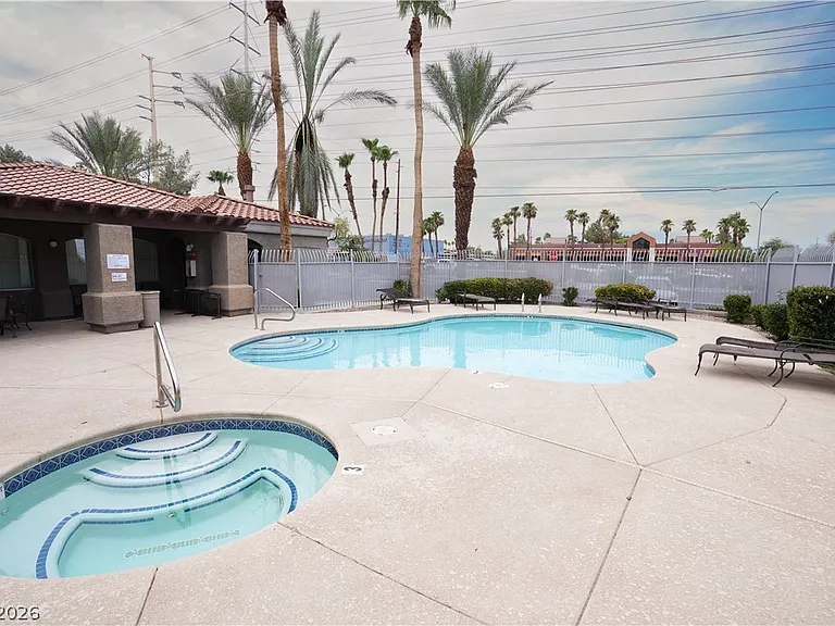 5525 W Flamingo Rd #2011 — Photo 16