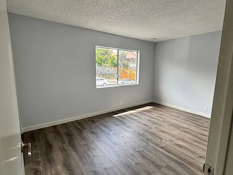 2649 Marengo St — Photo 21