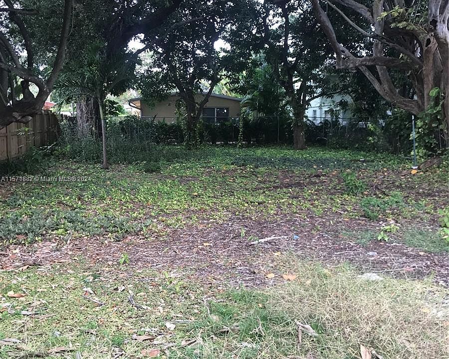 1st image of 611 NE 26th St