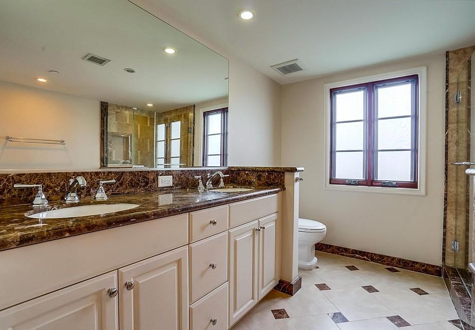 1st image of 101-10707 Missouri Ave #101