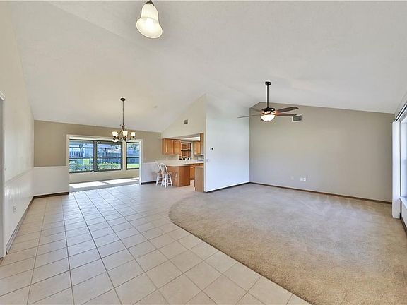 2nd image of 2705 Savannah Dr