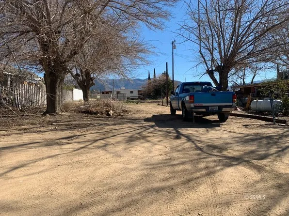 3020 Driftwood Ave, Lake Isabella, CA 93240