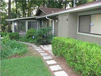 2nd image of 2228 Redbud Ave