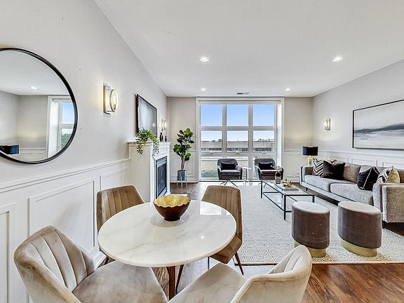 5th image of 2435 W Belmont Ave APT 3W
