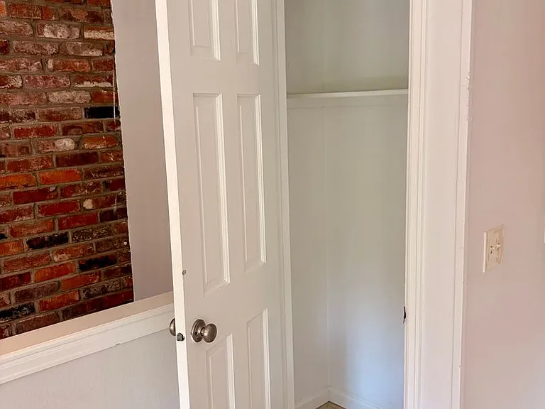 457 Pearl St — Photo 11