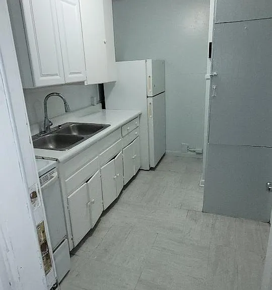 646 Glazebrook St #4 — Photo 20