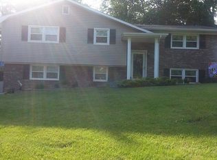 819 Hinton Dr, Maysville, KY 41056