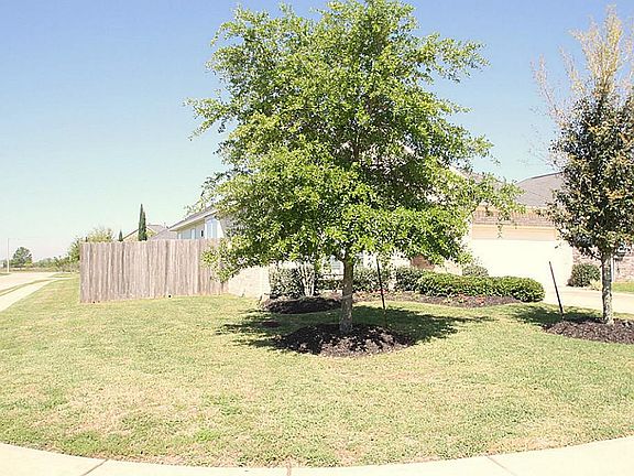  GIANT CORNER LOT!