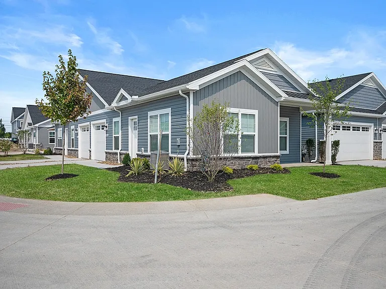 The Villas at Maplewood — Photo 13