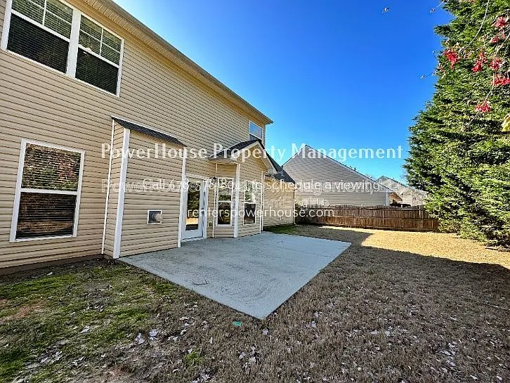 2403 Walnut Tree Ln — Photo 47
