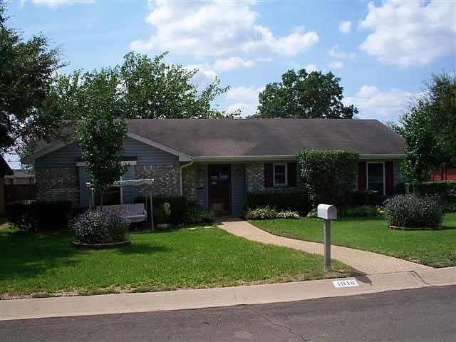 1st image of 1018 La Porte Dr