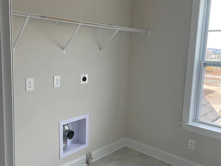 512 Lewis St — Photo 17
