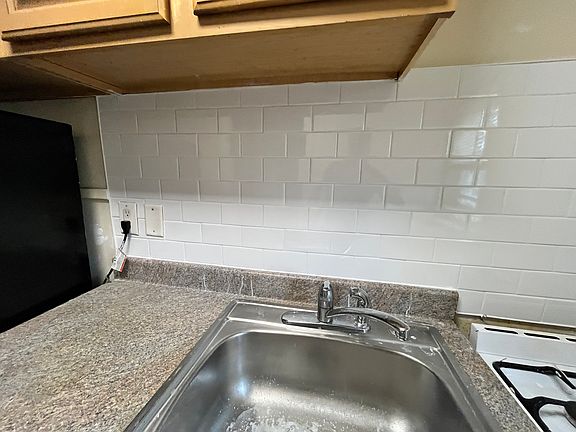 5th image of 2700 Derry St APT 3