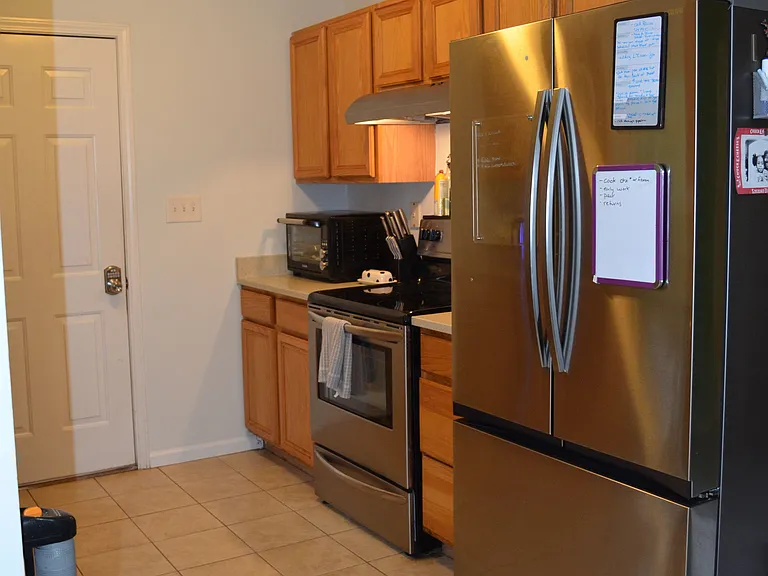 Full kitchen