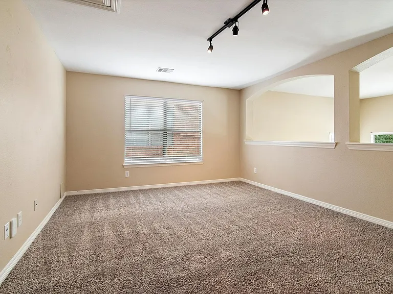4621 Brighton Dr — Photo 18