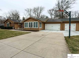 1510 S 88th St, Omaha, NE 68124