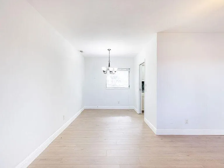426 NE 7th Ave #2B — Photo 6
