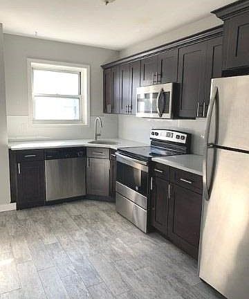 3rd image of 82 N Village Ave #B