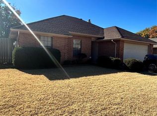 2200 Castle Rock, Edmond, OK 73003