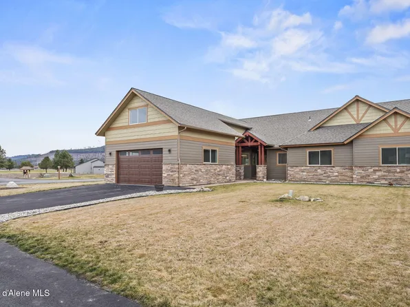 10 Bellflower Ct, Blanchard, ID 83804