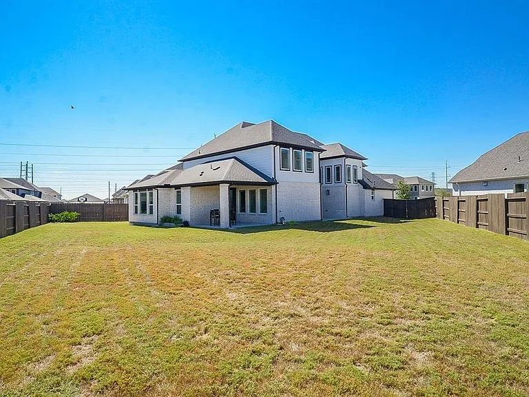 9522 Rialto Creek Dr — Photo 47