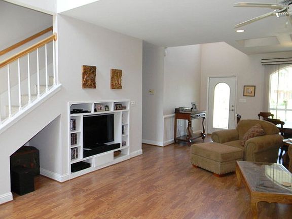 4th image of 1502 Loblolly Ln