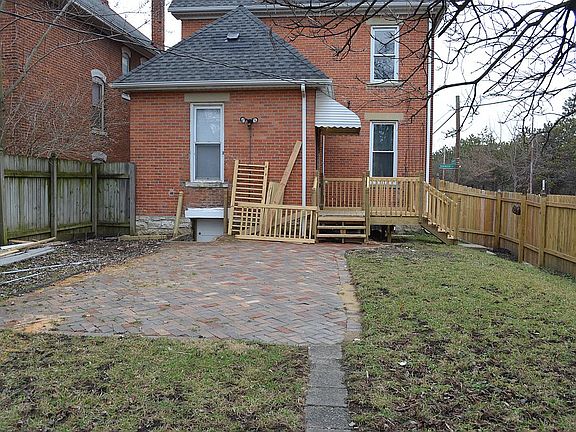 3rd image of 614 Oakwood Ave