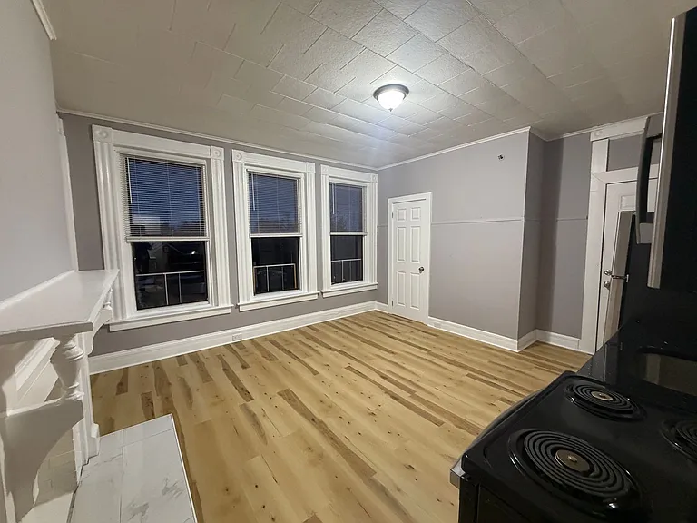 460 Main St — Photo 20