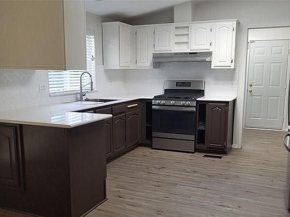 3rd image of 1931 Hollyhock Lane SE #31