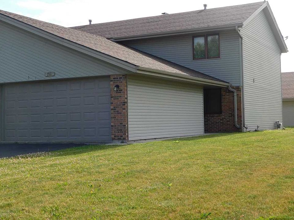 1st image of 711 Tulip Ln