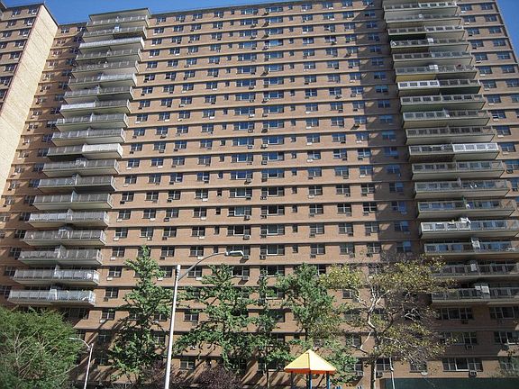 2nd image of 2928 W 5th St APT 5J