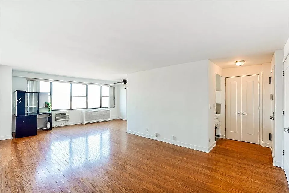 Photo 2 of 13 - 500 Central Ave #719 - Union City, NJ Building Photo - 500 Central Ave #719