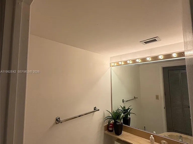11111 Biscayne Blvd #7E — Photo 18