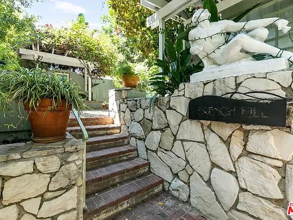 3rd image of 1323 N Olive Dr #37A