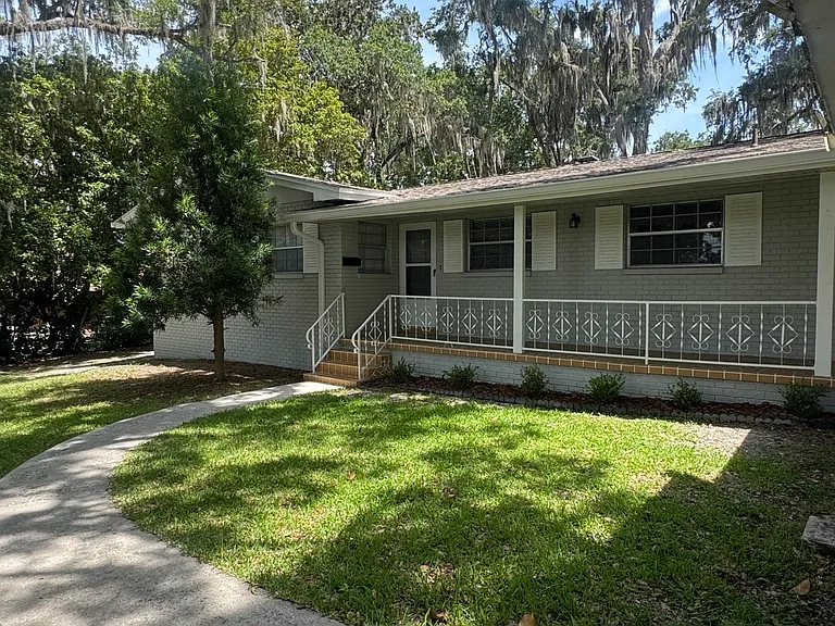 505 Colonial Dr — Photo 3