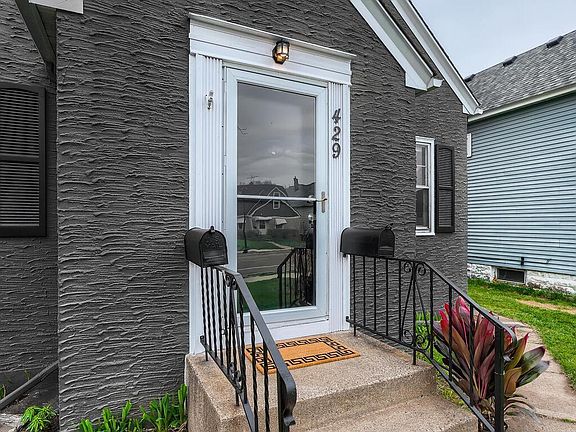 2nd image of 429 5th Ave S