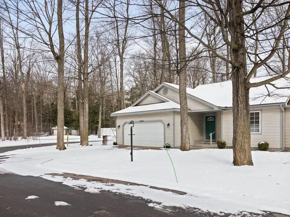 12001 S Elk Run, Traverse City, MI 49684