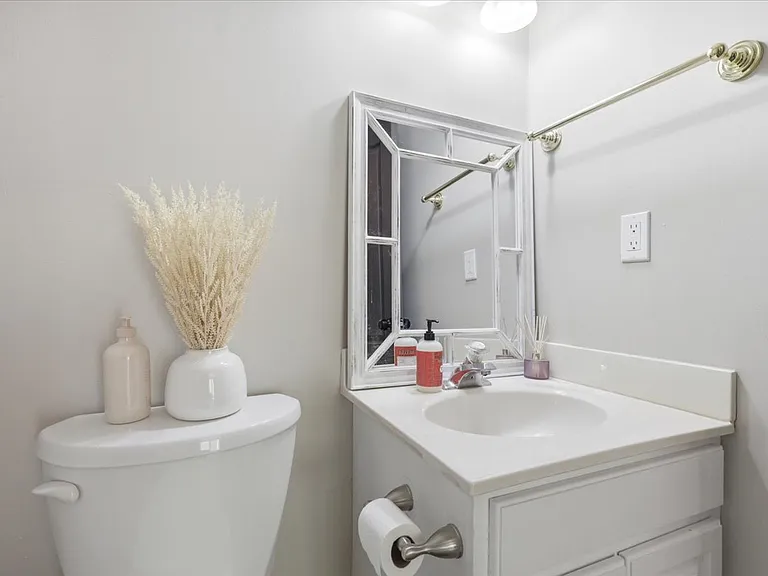 8611 Old Carriage Ct — Photo 25
