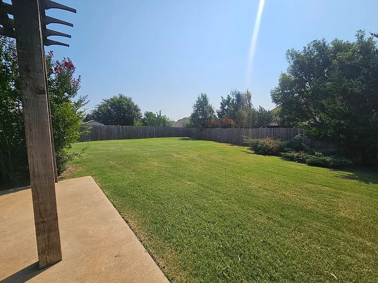 513 Summit View Ct — Photo 26