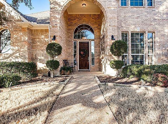 3rd image of 2600 Russwood Dr