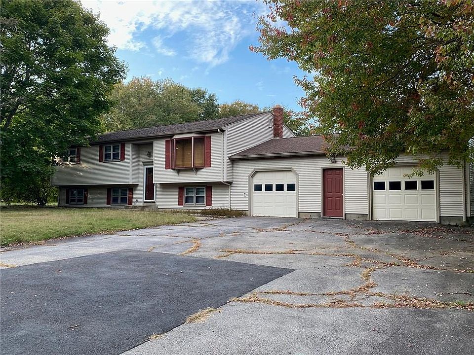 1st image of 115 Windward Walk