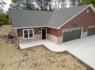 1075 Rusalka Cir, Reedsburg, WI 53959