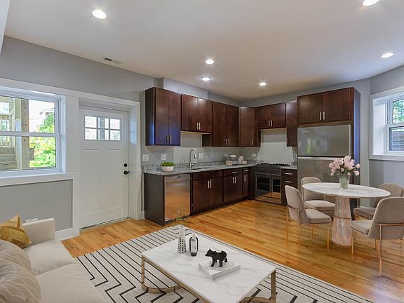 3rd image of 6230 S Woodlawn Ave #2R