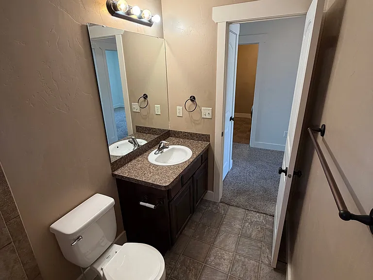 4 Arnold Dr — Photo 34
