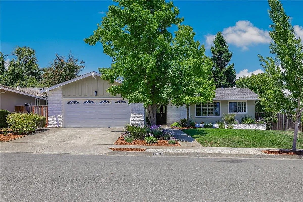 11235 Monterey Ct photo 1
